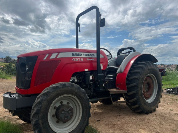Trator Massey Ferguson MF 4275 ano 2014 - MF 4275 - Máquinas Agrícolas