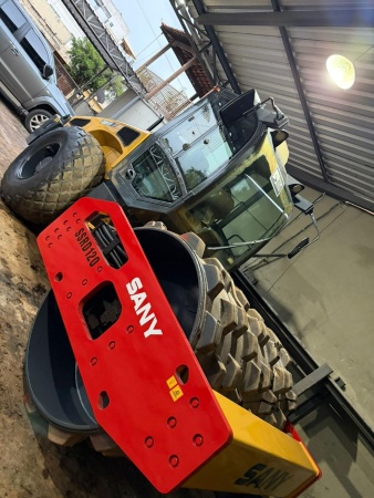 Rolo Compactador SANY SSR120 ano 2011