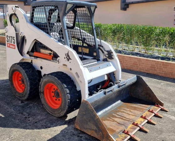 Mini Carregadeira Bobcat S175 ano 2011 - S175 - Máquinas de Linha Amarela
