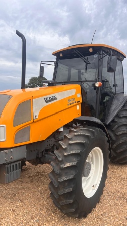 Trator Valtra BM125i ano 2011 - BM125i - Máquinas Agrícolas