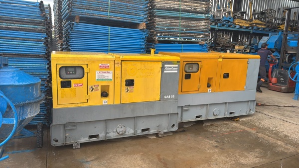 Gerador de Energia Atlas copco 55 kVA ano 2012 - 55 kVA - Outros