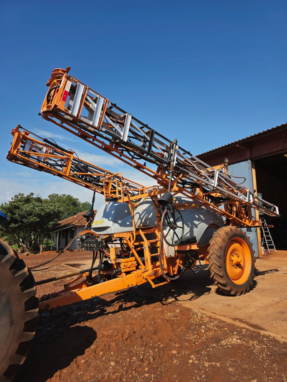 Pulverizador Jacto AM24 Advance ano 2013