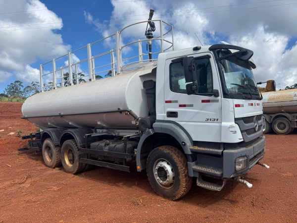 Caminhão Mercedes Benz Axor 3131 ano 2019