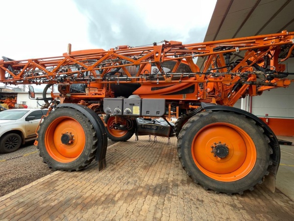Pulverizador Autopropelido Jacto Uniport 3030 ano 2014