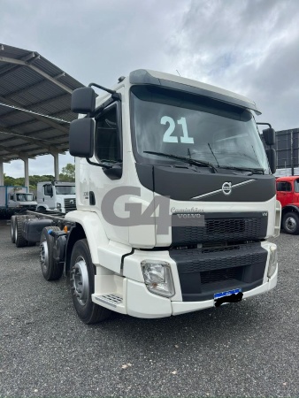 Caminhão Volvo VM 330 ano 2021