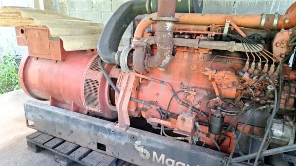 Gerador de Energia Maquigeral 400 kVA ano 2002