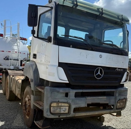 Caminhão Mercedes Benz Axor 3344