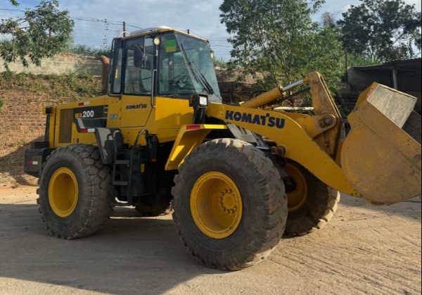 Pá Carregadeira Komatsu WA200-6 ano 2020 - WA200-6 - Máquinas de Linha Amarela