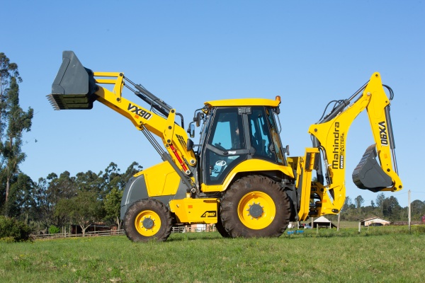 Retroescavadeira Mahindra VX 90 ano 2026