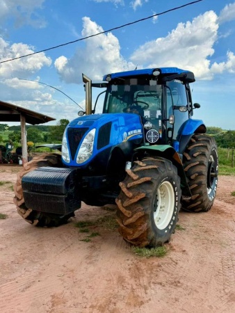 Trator New Holland T7.205 ano 2018 - T7.205 - Máquinas Agrícolas