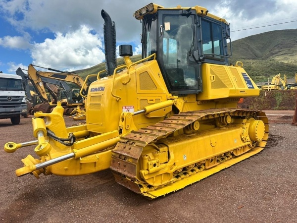 Trator de Esteira Komatsu D61EX-23M0 ano 2015