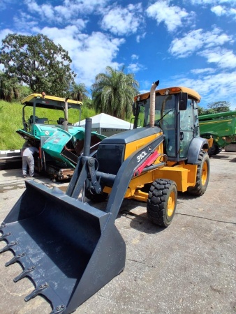 Retroescavadeira John Deere 310L ano 2021