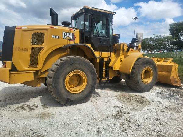 Pá Carregadeira Caterpillar 966L ano 2022