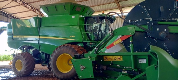 Colheitadeira John Deere S780 ano 2022