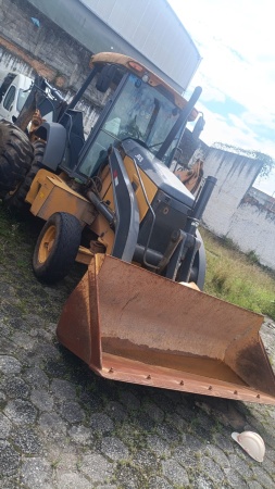 Retroescavadeira John Deere 310L ano 2022