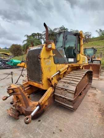 Trator de Esteira Komatsu D61 ano 2011