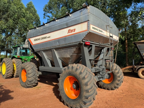 Carreta Graneleira Stara REBOKE 25.000 INOX ano 2021