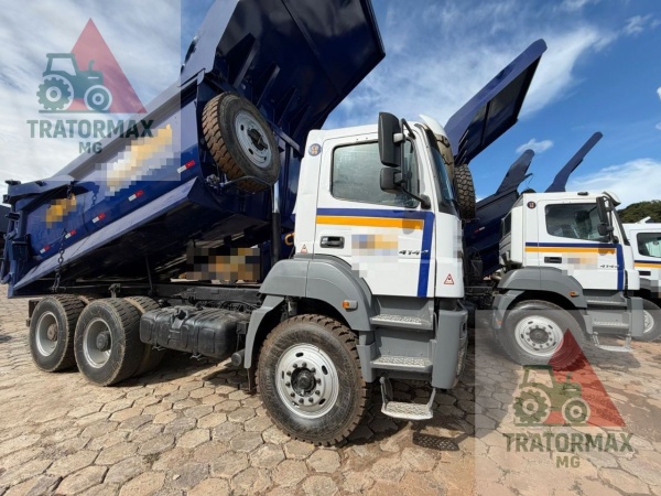 Caminhão Mercedes Benz 4144 6x4 ano 2010