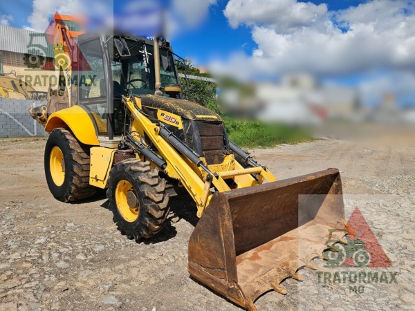 Retroescavadeira New Holland B90B ano 2015