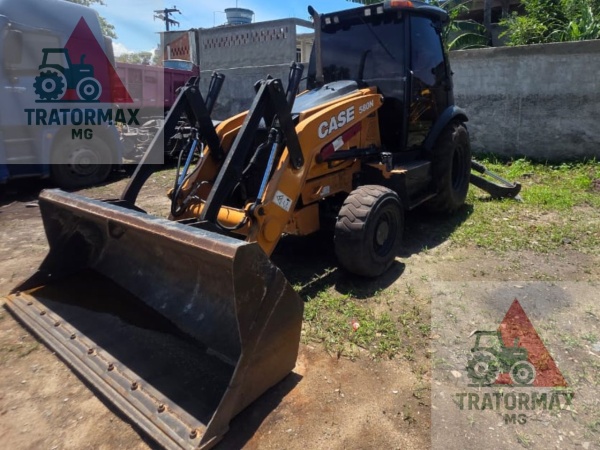 Retroescavadeira Case 580 N  ano 2015