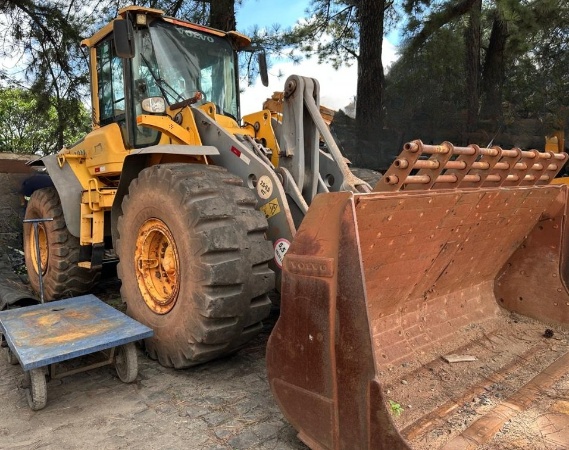 Pá Carregadeira Volvo L120F - L120F - Máquinas de Linha Amarela