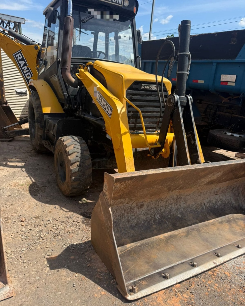 Retroescavadeira Randon RD406 ano 2019
