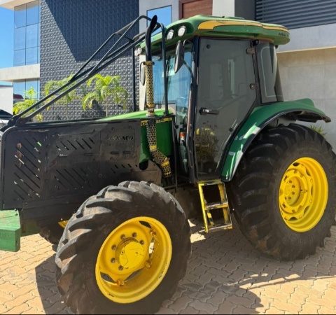 Trator John Deere 5080E ano 2022
