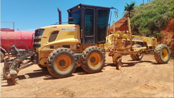 Motoniveladora New Holland RG170.B  ano 2009