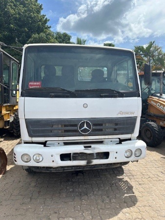 Caminhão Mercedes Benz Atron 1719 ano 2014
