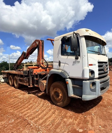 Caminhão Volkswagen 31-320 6X4 ano 2011