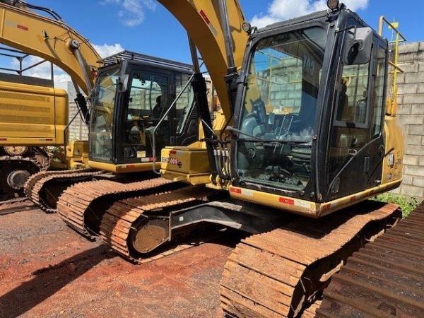 Escavadeira Caterpillar 313 GC ano 2023