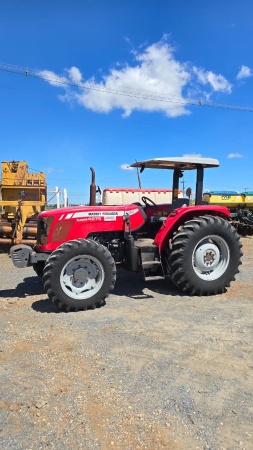 Trator Massey Ferguson MF 4275 ano 2012
