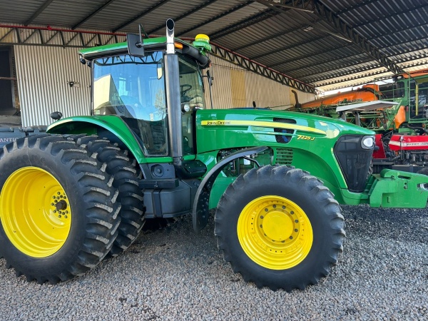 Trator John Deere 7225j ano 2011