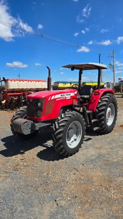 Trator Massey Ferguson MF 4275 ano 2012
