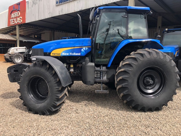 Trator New Holland TM 7040 ano 2012