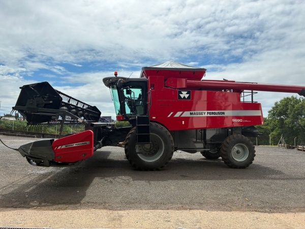 Colheitadeira Massey Ferguson MF 9690 ano 2011