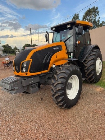 Trator Valtra BM 135 ano 2024 - BM 135 - Máquinas Agrícolas