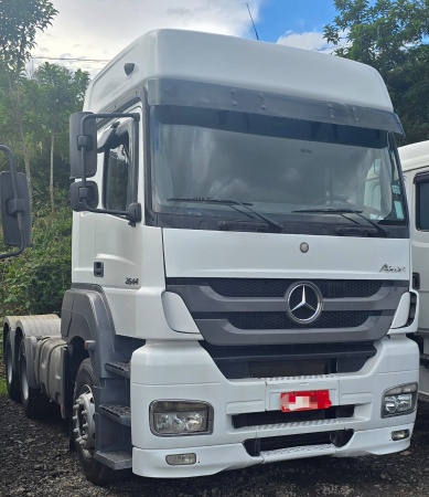 Caminhão Mercedes Benz Axor 2644s ano 2015