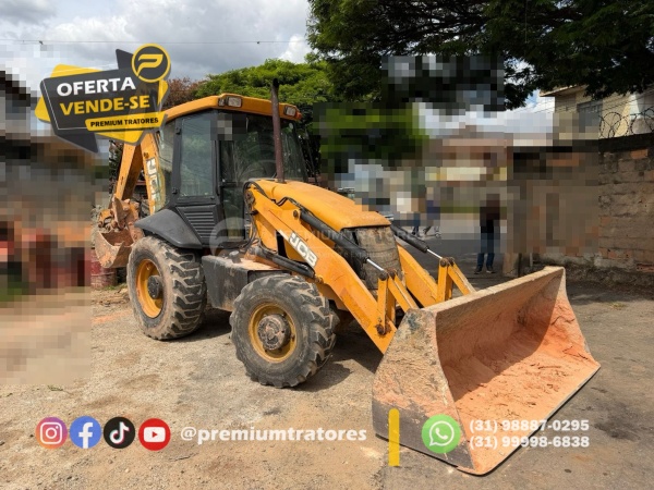 Retroescavadeira JCB 3C PLUS ano 2012