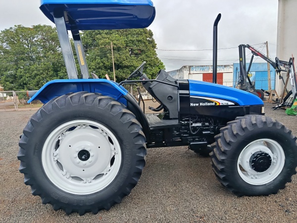 Trator New Holland TL 75E ano 2005