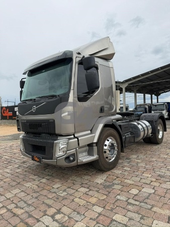 Caminhão Volvo VM 330 ano 2021