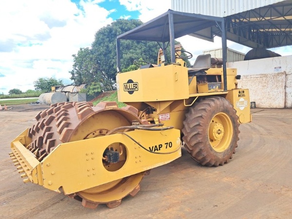 Rolo Compactador Müller VAP70 ano 1993