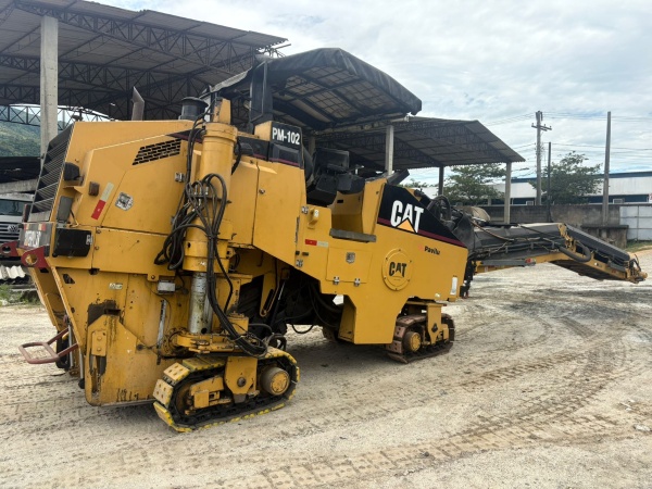 Fresadora Caterpillar PM102 ano 2007