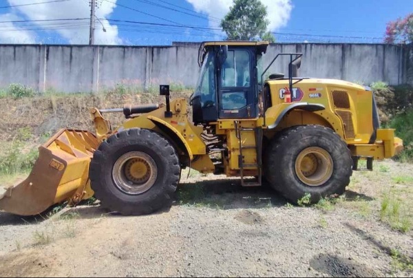 Pá Carregadeira Caterpillar 966L ano 2021