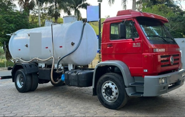Caminhão Volkswagen 15180 ano 2001
