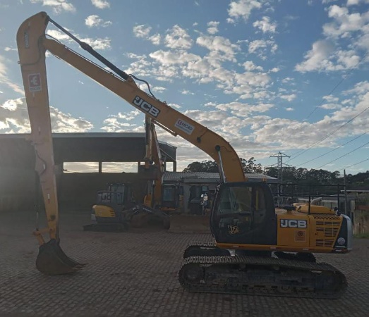 Escavadeira JCB JS220 LR ano 2019