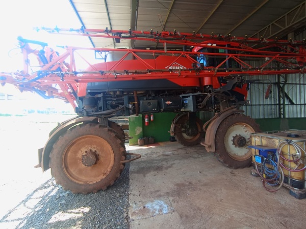 Pulverizador Autopropelido Kuhn Fighter 2500 ano 2021