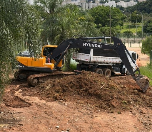 Escavadeira Hyundai 220LC-9S ano 2020