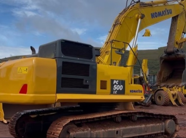 Escavadeira Komatsu PC500 ano 2022