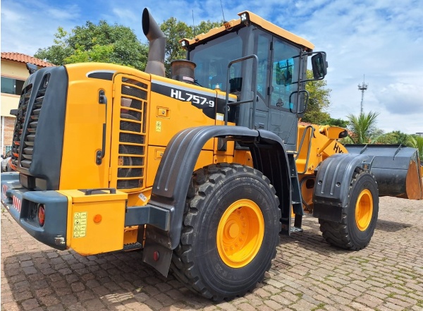 Pá Carregadeira Hyundai HL757-9 Prime ano 2023